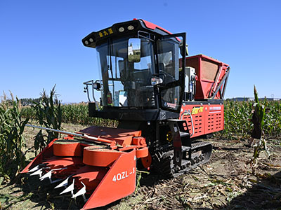 履帶式青儲(chǔ)機(jī)